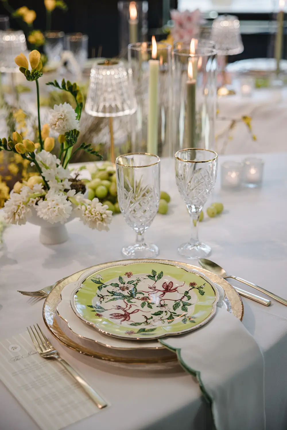 wedding dinner plates and food